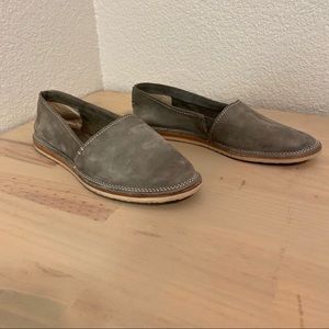 Frye Milly A Grey Nubuck Slip on Moccasins Sz 6.5